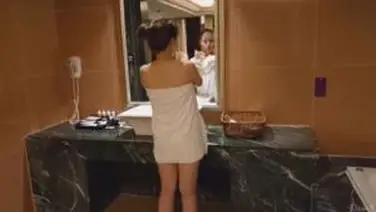 Dokumentasi Gadis Cantik Bersantai Di Hotel Kasur