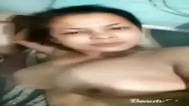 Dokumentasi Gadis Cantik Live Bersantai Kasur