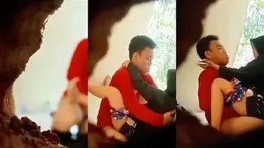 Dokumentasi Ukhti Hijab Cantik Live Bersantai Kasur