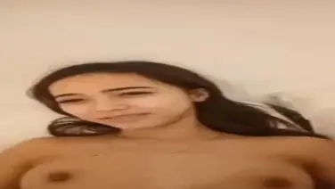 Gadis Cantik Pasrah Goyang Kasur Bareng Pacar