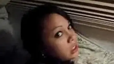 Gadis Cantik Pasrah Goyang Kasur Peraduan Hot