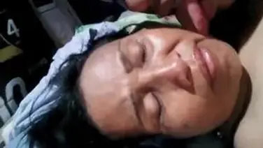 Gadis Cantik Pasrah Servis Kasur Bareng Pria