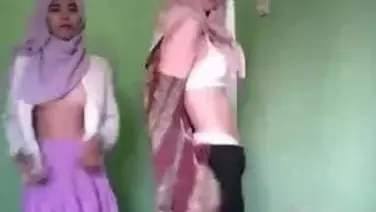 Ukhti Hijab Cantik Live Bersantai Kasur